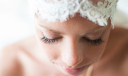 癌症也阻擋不了幸福　光頭新娘婚禮攝影集 癌症、婚禮、新娘、光頭、化療、醫學、醫療、結婚、攝影、新郎、幸福、愛、婚姻、Andrea Jacobson