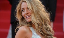 「超愛看女生綁頭髮低！」幾個男生覺得妳超級性感的瞬間 男生、性感、史嘉蕾喬韓森、雀斑、頭髮