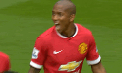 天外飛來一屎！熱血足球員慘遭鳥屎吻 巧、糗、鳥屎、嘴巴、足球員