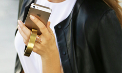 充電時也要Hold住時尚感？結合行動電源功能的時尚手環！ 時尚、行動電源、手環、Q Design、iphone、Android