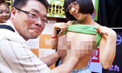 能摸奶又能做慈善？這種天堂般的好事發生在東京啦！ 摸奶、AV女優、Stop! AIDS、裸胸、日本