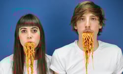 好想交這樣的男朋友！搞怪沒有極限的戀人攝影集 Leta Sobierajski、Wade Jeffree、Complements、情侶、攝影、閃光、藝術、藝術