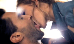 到底是《This Love》還是Make Love？ 魔力紅的7首微鹹濕歌曲 魔力紅、Maroon 5、鹹濕、性暗示、性愛