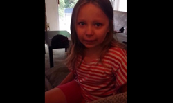 「她怎麼可能是人！」小女孩知道Hello Kitty真實身分後狂怒 Hello Kitty不是貓、憤怒、小女孩、可愛、凱蒂貓、 Kitty White