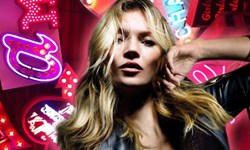 妞快報：凱特摩絲豪砸5百萬買霓虹燈只為了… 妞快報、凱特摩絲、霓虹燈