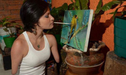 沒有手、沒有腳那又怎樣？美女口足畫家的勵志之路 Zuly Sanguino、口足畫家、四肢、油畫、自然景觀