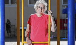 有我們在免煩惱！同事樂捐病假讓乳癌婦安心養病 乳癌、生病、老師、憂心、同事、互助、幫忙、樂捐、康復、治療、有薪年假、扣薪、負擔