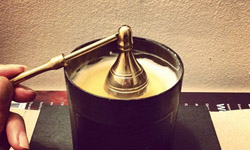 燭芯不能太長！不可不知的香氛蠟燭使用方法  VOGUE、浪漫、香氛蠟燭