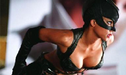 10月2日 電視看甚麼：荷莉貝瑞揭穿化妝品公司的小秘密 電視、節目表、電視節目表、電影、HBO、2014