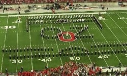 把《綠野仙蹤》搬到球場上！全美最強俄亥俄大學樂隊再創神作 俄亥俄大學、俄亥俄大學樂隊、樂隊、綠野仙蹤、球場、OSU Marching Band、OSUMB、密西根大學樂隊、Michigan Marching Band、MMB、中場表演