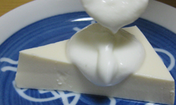 有沒有布丁加醬油會變成海膽的八卦？6種食物Mix讓你的味覺錯亂！ 食物混合、組み合わせ、海膽、醬油、布丁