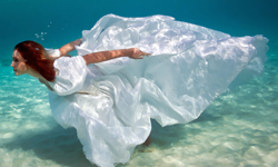 小美人魚蛻變海洋女神！靈氣美少女的夢幻水中攝影 Sacha Kalis、Elena Kalis、巴哈馬群島、海、女神