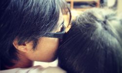 「北鼻我們要永遠相愛哦！」偽閃光自拍宅男DIY婚後生活 偽閃光、照相、婚後、有事、攝影