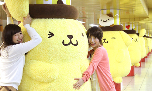 女孩們快一起來「擁抱布丁」吧〜毛茸茸布丁狗大批進駐新宿站！ 愛玩妞、三麗鷗、可愛、布丁狗、日本