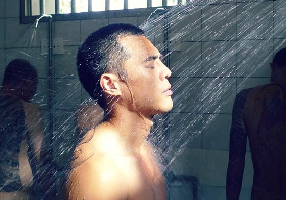 票房破億就要正面全裸？！給你滿滿義氣國片《黑白》看點分析 黑白、國片、游堅煜、竇智孔、黑幫