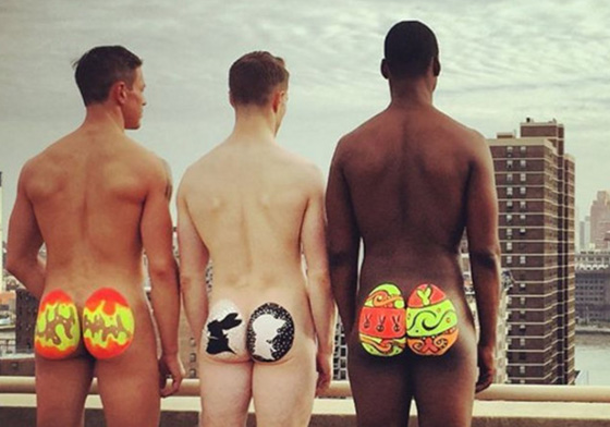 怎麼把復活節彩蛋畫到屁股蛋上了？臉紅心跳的人體彩繪屁股蛋 男模特兒、復活節、彩蛋、屁股蛋、BuzzFeed