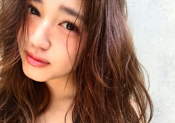 眼下腮紅進階版的光澤感真的美翻！櫻花妹IG人氣妝容大揭密 彩妝、日本、久保雄司、クボメイク、久保妝