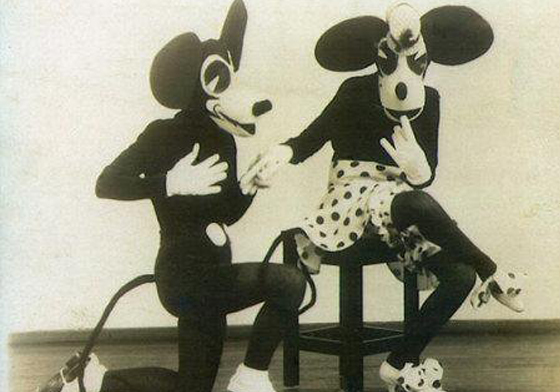 早期的米奇也太驚悚！家喻戶曉的卡通明星Before & After 卡通、人物、角色、米其林寶寶、米奇