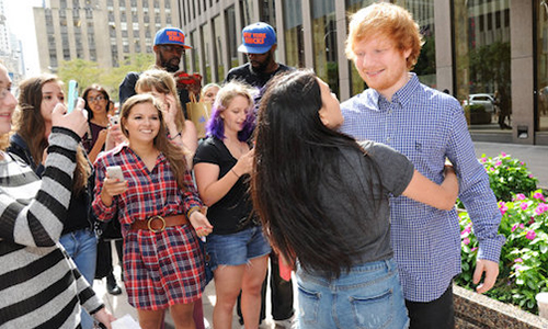 「你可以舔我嗎？」粉絲要求這6位藝人做的事也太為難藝人了！ 粉絲、要求、Joe Manganiello、喬曼根尼羅、莎拉潔西卡派克