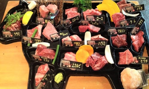 愛吃什麼部位隨便你挑 讓人不知從何吃起的全牛燒烤店！ 關西旅遊、日本旅遊、日本美食、關西美食、大阪美食