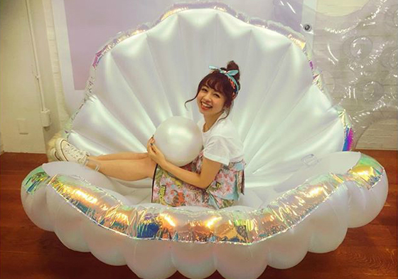 有了它女孩們都能化身美人魚啦！超夢幻貝殼漂浮泳圈幫你一圓人魚夢 美人魚、人魚公主、游泳圈、漂浮泳圈、貝殼