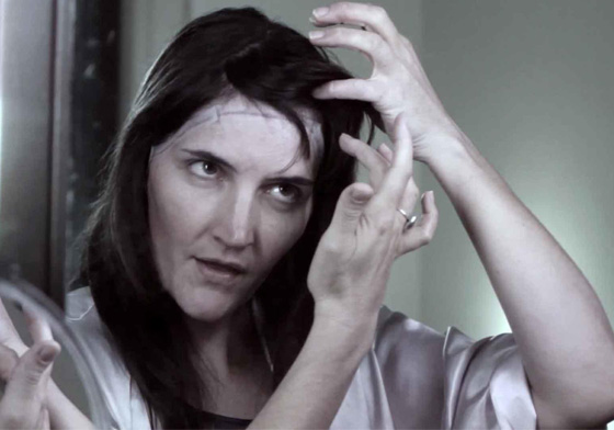 整形手術的縫線要是被勾到… 微電影《T is For Thread》你有勇氣看到最後嗎？ 獵奇、整型手術、縫線、混亂、吵架、悲劇、毀容、Chris Nash、T is for thread、 Z is for zygote、懷孕、 