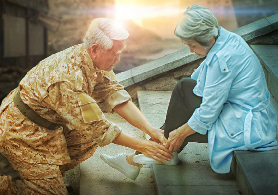 欠她60年的童話婚紗照如今圓夢！80歲老夫妻婚攝cos《太陽的後裔》劇照 婚紗、婚攝、婚禮、中國、老夫妻