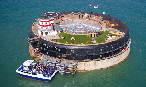 古老戰堡居然變成旅館了？擁有360度環繞海景的奢華海上飯店 海上戰堡、旅館、英國、普次茅斯、Spitbank Fort