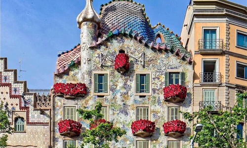 玫瑰與書的浪漫情人日 西班牙的「聖喬治節」讓你彷彿置身中世紀！ 玫瑰、書、西班牙、加泰隆尼亞區、聖喬治節