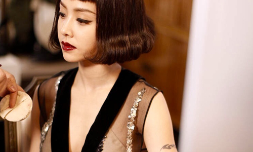 妞快報：台灣之光！蔡依林大膽火辣深V透視裝登時尚奧斯卡 妞快報、台灣之光、蔡依林、深V、透視