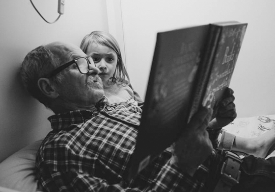 看完瞬間好想回阿公家！超有愛的祖孫溫馨攝影集 攝影、祖孫、爺爺、孫子、孫女