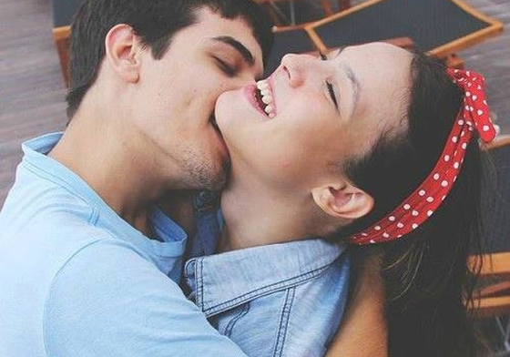 親女孩的鼻樑代表他的寵愛？吻身體各部位的意義一次告訴你 吻、身體部位、意義、溝通、含意