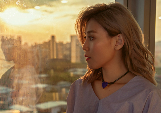 妞專訪：接受自己的不完美  李佳薇唱出最赤裸的自己 李佳薇、2016、專輯、愛的風暴、鍊愛、念舊、擁抱不算愛情、你敢我就敢、only one I care