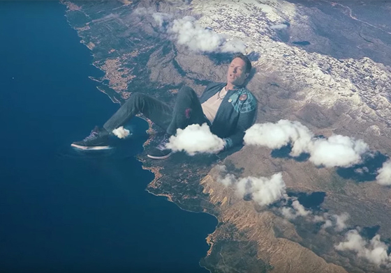 我媽問我為什麼要跪在電腦前面　酷玩樂團新MV〈Up & Up〉感動釋出 酷玩樂團、Coldplay、Up & Up、A Head Full of Dreams、夢過頭