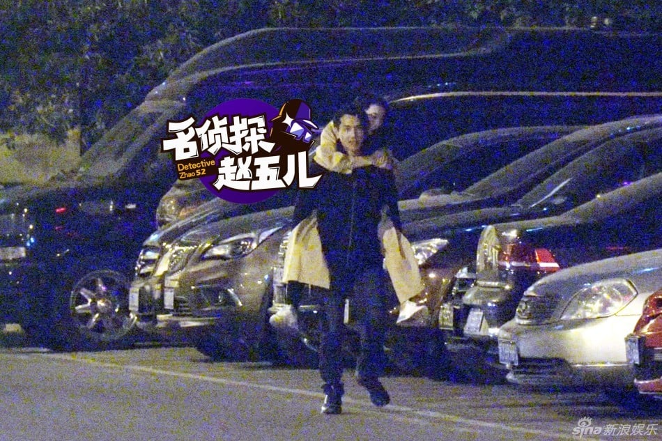 妞快報：散步也能這樣放閃？！趙又廷超MAN背起高圓圓甜蜜破表 妞快報、散步、放閃、趙又廷、高圓圓、甜蜜、破表