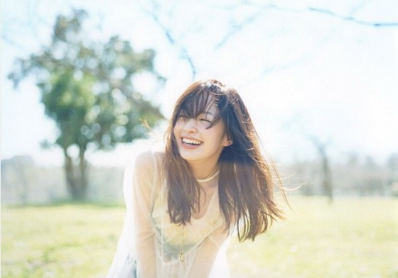 底妝噴一下就好？！夏天超便利的「噴霧」美妝新鮮登場 化妝品、話題彩妝、彩妝、BB霜、噴霧BB、BB噴霧、噴霧、2016新品、2016春夏彩妝、噴霧乳液、防曬噴霧、乳液噴霧、冰涼、清涼、涼爽、方便、便利、涼感、夏天、夏季、妞新品