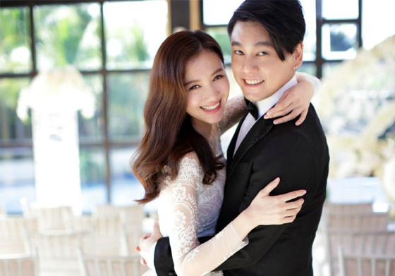 妞快報：朱孝天瘦回來啦！準人夫甜擁嬌妻峇里島婚照曝光 妞快報、朱孝天、韓雯雯、結婚、婚宴、峇里島、婚紗照、婚期、新娘、F4