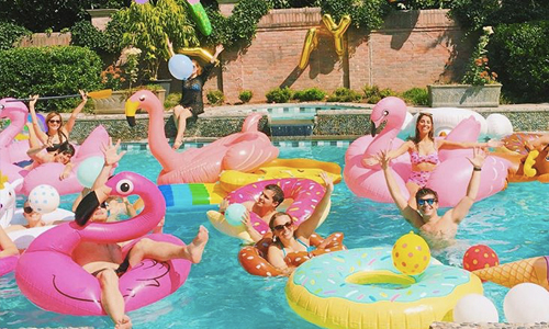 現在去海邊不比身材比這個！10款比bikini還要吸晴的漂浮泳圈 漂浮泳圈、泳圈、float、pool、海邊