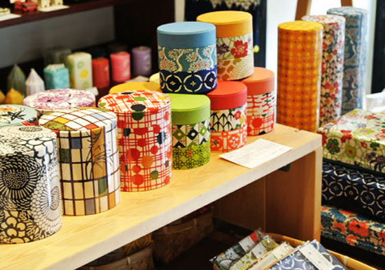 集結上千張明信片的展售畫廊超吸睛！5間京都巷弄特色小舖 雜貨、文具、小物、日、京都