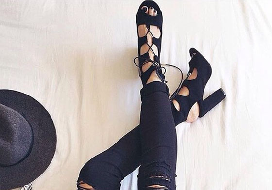 別再小看女人駕馭跟鞋的能力了！髒話百出的男人一日high heels挑戰       高跟鞋、髒話、兩性、男人、女人、抓地力、駕馭