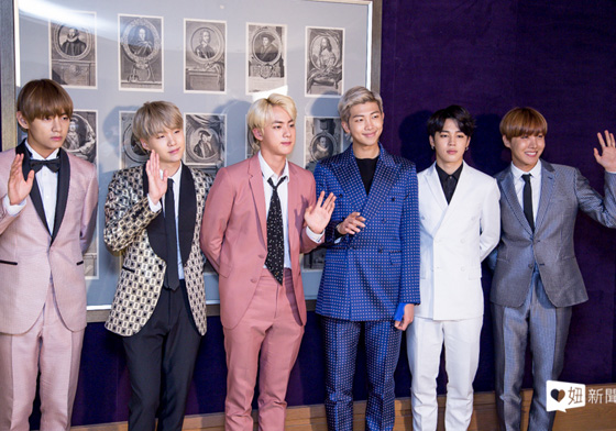 忙內腹筋一打六！？防彈少年團抵台Q&A快速掃描 防彈少年團、花樣年華、台灣、演唱會、腹肌、rap monster、suga、jin、jimin、fire、j-hope、柾國