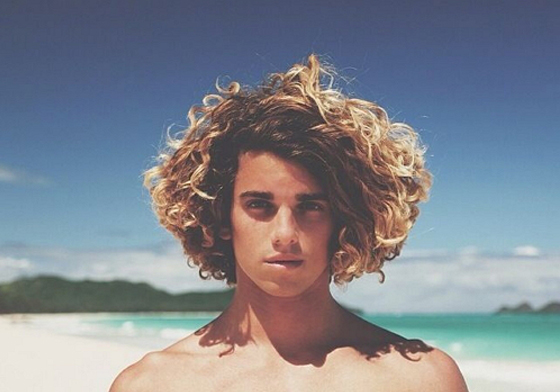 記得妻夫木聰在《水男孩》的小鮮肉樣嗎？給女生的5部夏季消暑電影 妻夫木聰、水男孩、小鮮肉、消暑、電影、海男孩、衝浪