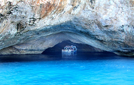 原來寶石般的藍洞不只有一個？夏日限定的3個海島小旅行！ 藍洞、西班牙、義大利、澎湖、卡布里島