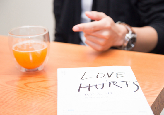 妞專訪：「被劈腿自己要負一半的責任」 唉鳳八4個Q&A讓你成為更好的人 唉鳳八、iphone8ss、ptt、手機、夢想