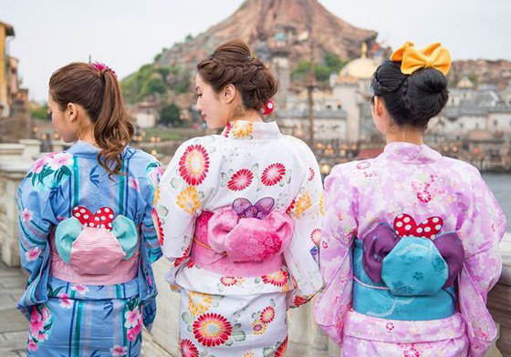 來挑戰萌度翻倍的「米奇結」！一起穿上夢幻浴衣玩遍夏日迪士尼〜 愛玩妞、夏日、日本旅行、東京、迪士尼