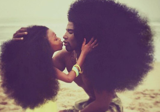 誰的頭髮能比他有型？爆炸頭父女的時尚街拍 Benny Harlem、Jaxyn Harlem、爆炸頭、黑人、自然捲