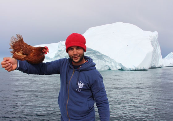 這根本是濱口與戽斗的翻版！一人一雞的環遊世界旅程實在好有愛 濱口、戽斗、西洋版、雞、Guirec Soudée