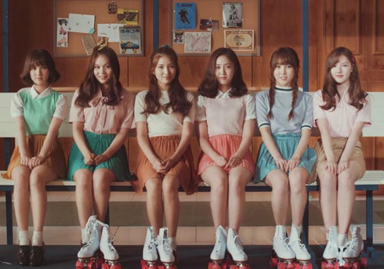 褪下制服展現小女友的微性感！GFRIEND再度以「刀群舞」旋風復古回歸 GFRIEND、小女友、正規專輯、回歸、NAVILLERA、L.O.L、大勢、溜冰、復古、期待