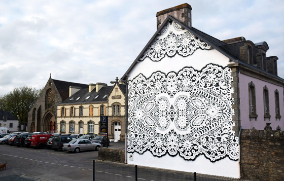 少女心佔領城市啦！用蕾絲點綴街道的藝術創作 蕾絲、少女、碎花、花朵、城市、街道、藝術、NeSpoon、藝術