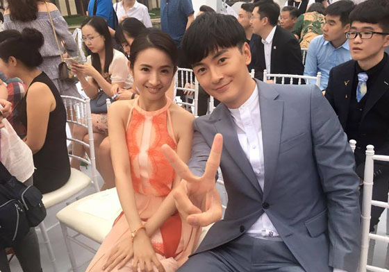 妞快報：雙陳婚禮場外最吸睛！「惡吻CP」鄭元暢、林依晨再聚首衝上微博熱搜 妞快報、陳妍希、陳曉、鄭元暢、林依晨、潘瑋柏、搶焦、吸睛、惡吻CP、微博、熱搜